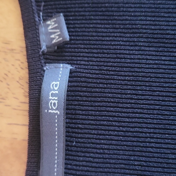 JANA Floral Embroidered Black Sleeveless Top - Picture 2 of 5